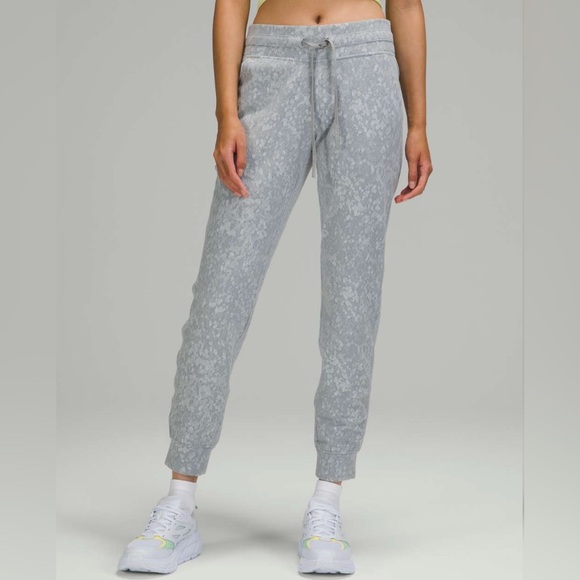 Lululemon Ready to Rulu Jogger 29" women’s size 12 great condition! - Picture 2 of 7